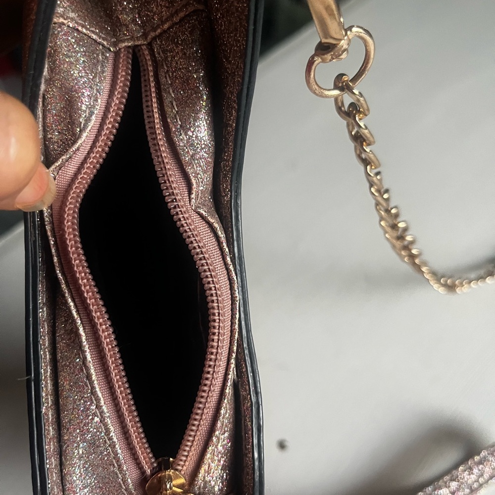 Purse - Picture 4 of 8